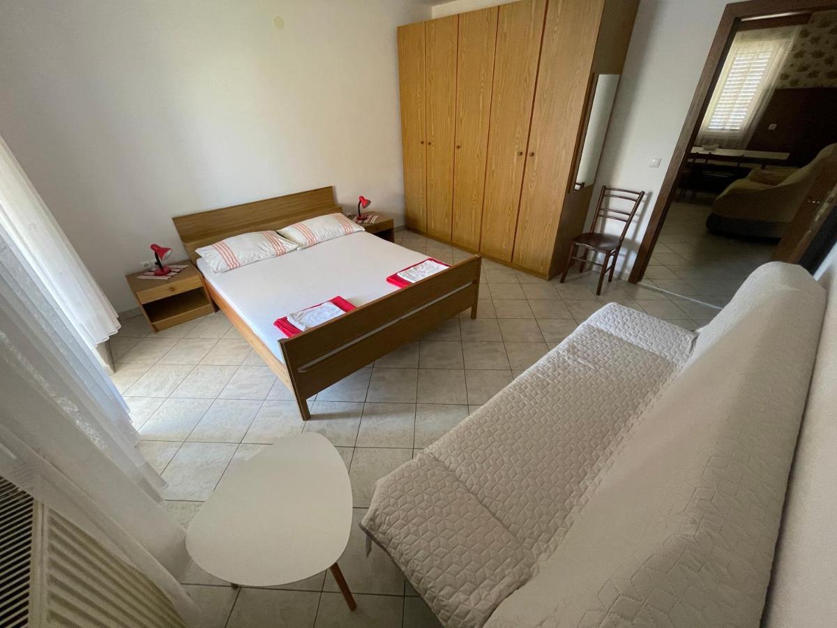 Iva Apartments Novigrad Istria Exteriör bild